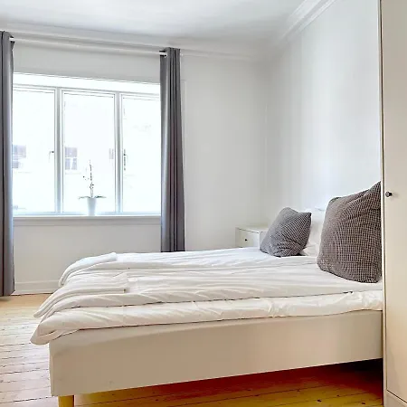 Located Near Vesterbro Daire
